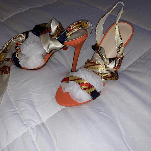 High heel shoes - Picture 3 of 5